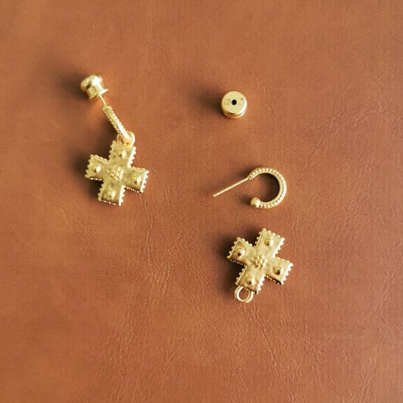 Julie Vos Canterbury Gold Hoop & Charm Earrings - Picture 4 of 4